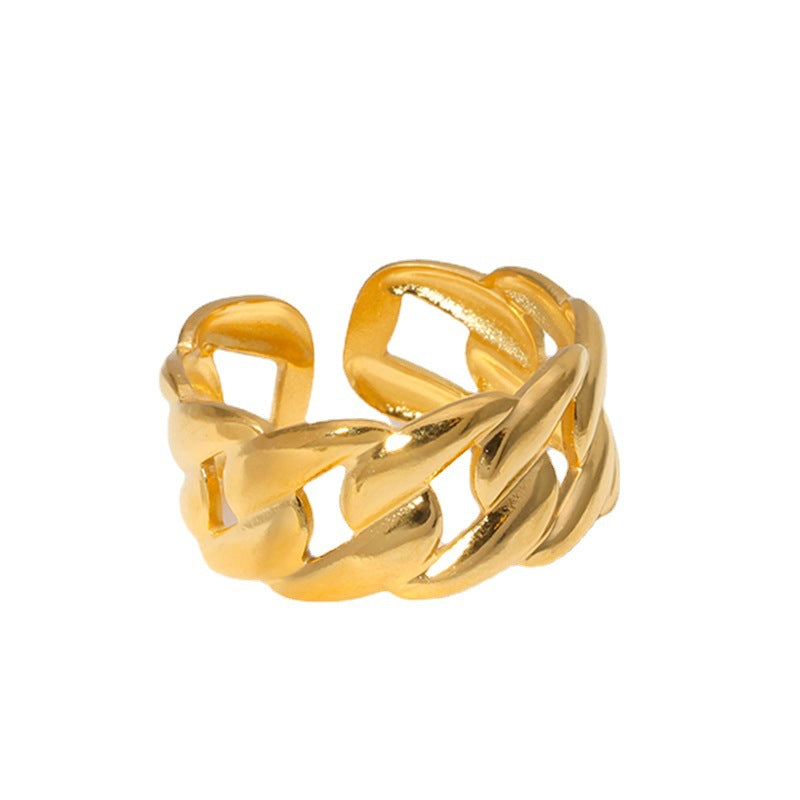 chain bold ring in gold finish; elegant chain bold ring for women
