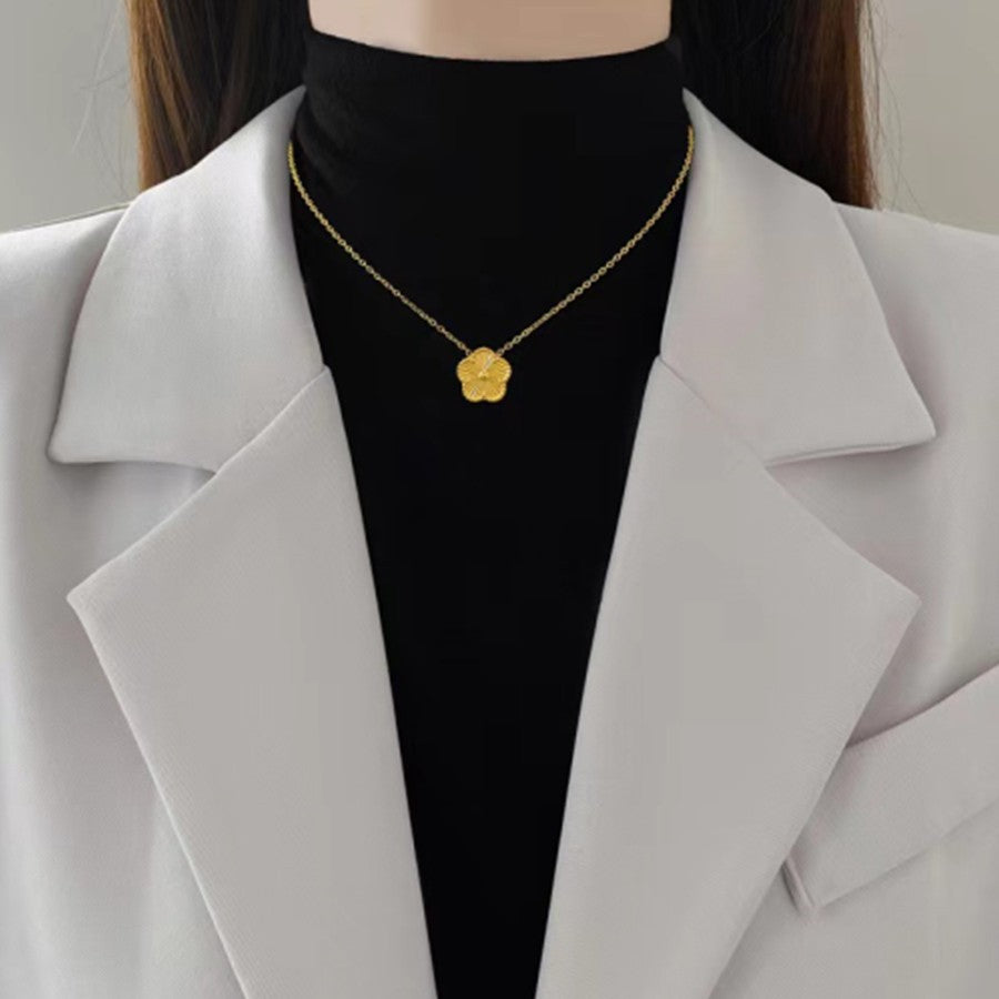 golden bloom set in premium finish; elegant golden bloom set for women