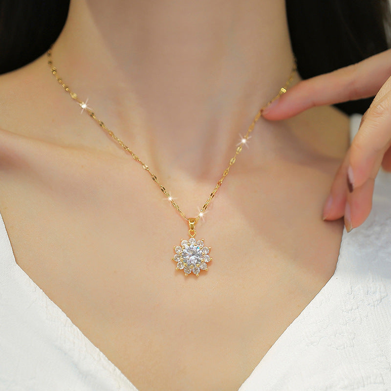 daisy glow set in premium finish; elegant daisy glow set for women