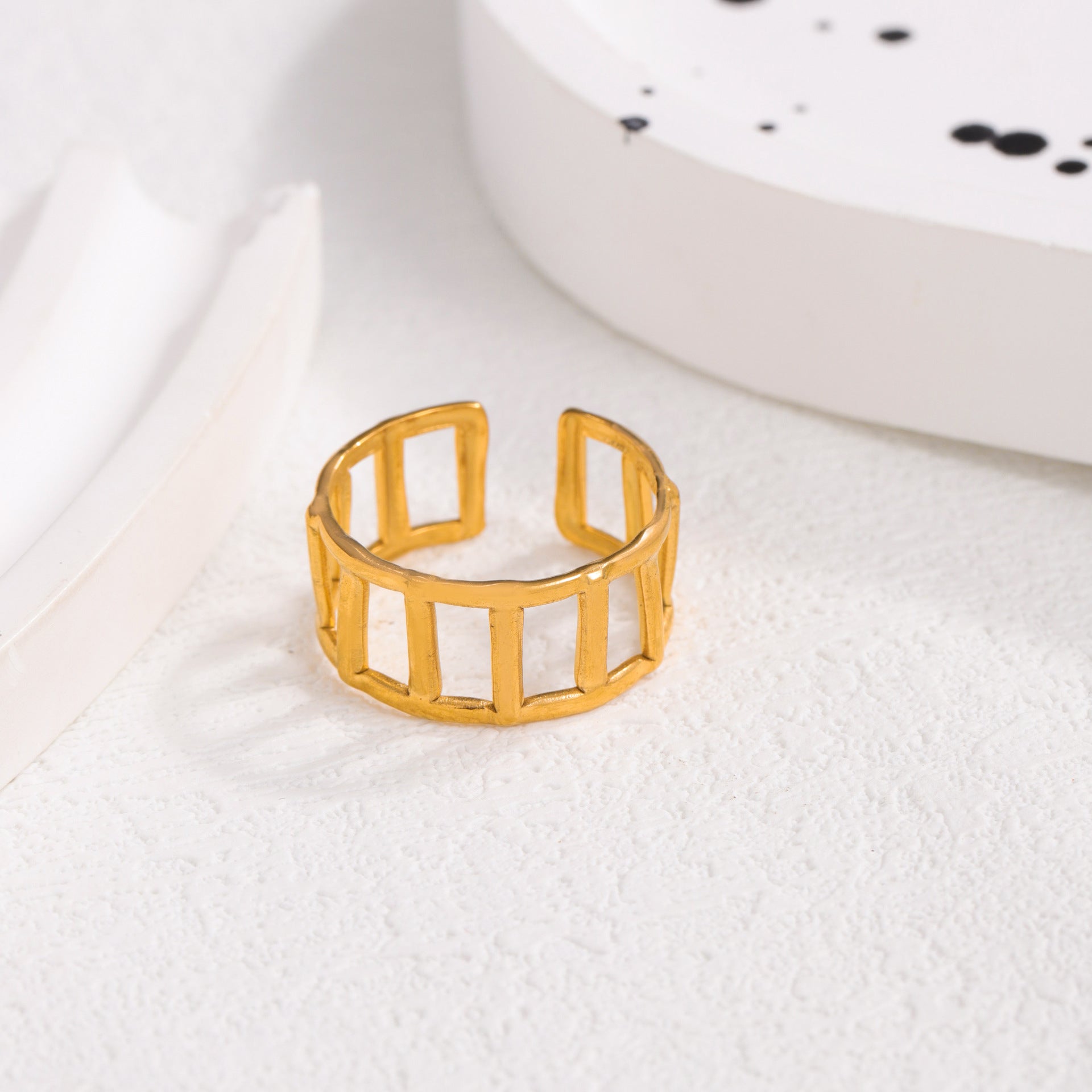 golden grid ring in gold finish; elegant golden grid ring for women
